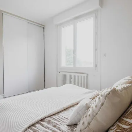 Modern With Balcony - 2br-4p- *