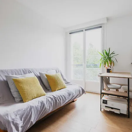 Modern With Balcony - 2br-4p- Sèvres