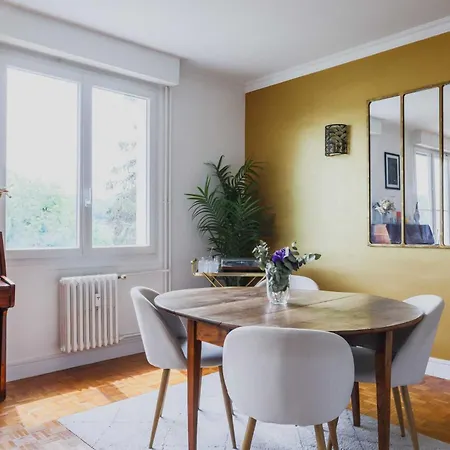 Modern With Balcony - 2br-4p- * Sèvres